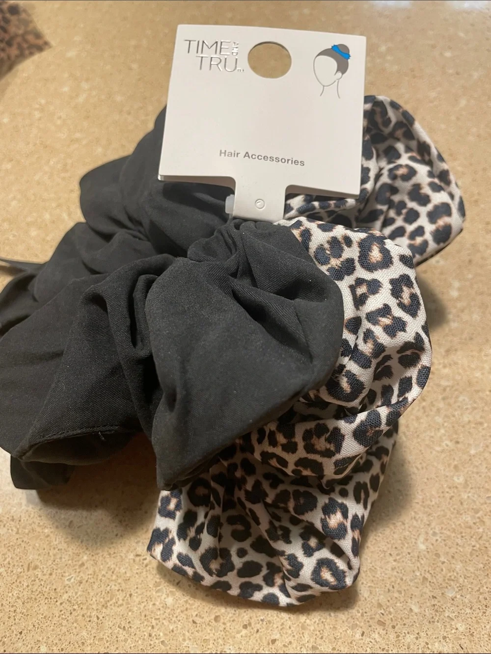 Leather Chain-Accent Gloves, Claw Clip & Leopard Scrunchie Set - Black/Brown